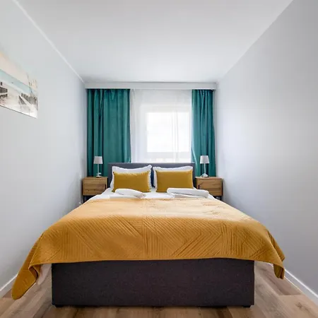 Sun Towers, Sun & Snow